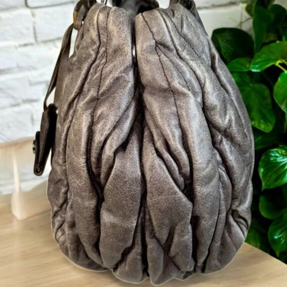 πSOLDπ MIU MIU Matelasse Nappa Leather Vintage Shoulder Bag with Key with COA - Picture 10 of 17